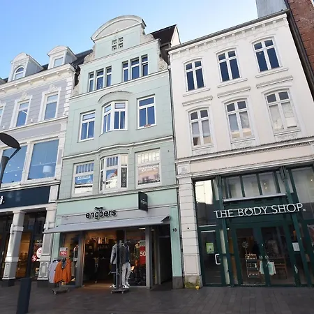Apartment Fewo1846 - Artemis - Vintage Altbau-wohnung Im 4 Og Eines Geschaeftshauses Im Stadtzentrum Flensburg
